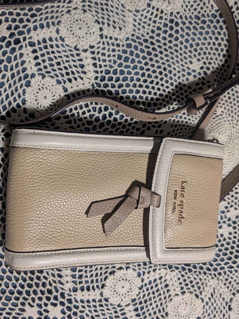 kate spade Small Crossbody Phone Bag in Beige and White